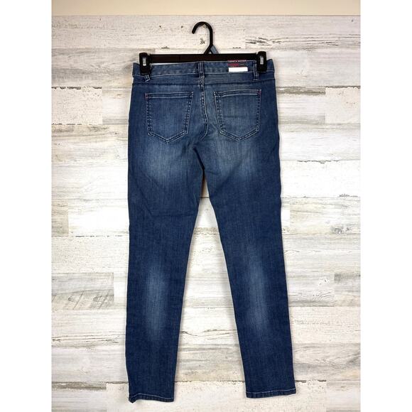 Tommy Hilfiger Women’s 2 Blue Zip Low Rise Modern Skinny Denim Jeans NEW - Picture 2 of 8